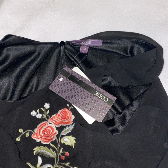 Code embroidered midi dress - Picture 5 of 6